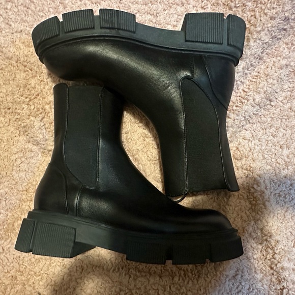 Lug sole Zara boots worn once great condition - Picture 5 of 10